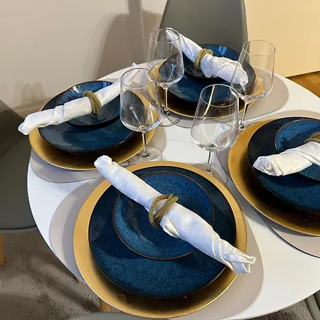 Bella - Business&family Ap 16, 100m Vom Konzerteingang Schloss, Parkplatz, Smarttv, Netflix, Waschmaschine, 24h Checkin, 46qm