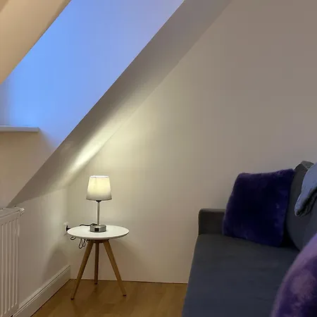 Bella Casa - Business&family, 100m Vom Konzerteingang Schloss, Parkplatz, Smarttv, Netflix, Waschmaschine, 24h Checkin, 46qm, Ap 16 Ludwigsburg