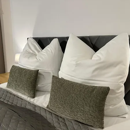 Bella - Business&family Ap 16, 100m Vom Konzerteingang Schloss, Parkplatz, Smarttv, Netflix, Waschmaschine, 24h Checkin, 46qm * Ludwigsburg