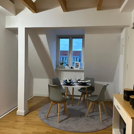 Apartmán Bella - Business&family Ap 16, 100m Vom Konzerteingang Schloss, Parkplatz, Smarttv, Netflix, Waschmaschine, 24h Checkin, 46qm