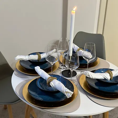 Bella Casa - Business&family, 100m Vom Konzerteingang Schloß, Parkplatz, Smarttv, Netflix, Waschmaschine, 24h Checkin, 46qm, Ap 16 Ludwigsburg