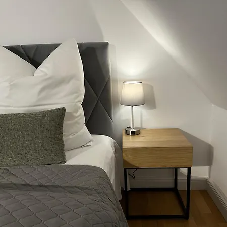 Bella - Business&family Ap 16, 100m Vom Konzerteingang Schloss, Parkplatz, Smarttv, Netflix, Waschmaschine, 24h Checkin, 46qm Apartmán *