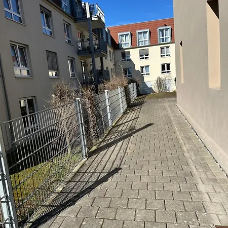 Bella Casa - Business&family, 100m Vom Konzerteingang Schloß, Parkplatz, Smarttv, Netflix, Waschmaschine, 24h Checkin, 46qm, Ap 16 Ludwigsburg