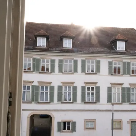 Bella Casa - Business&family, 100m Vom Konzerteingang Schloß, Parkplatz, Smarttv, Netflix, Waschmaschine, 24h Checkin, 46qm, Ap 16 Apartment