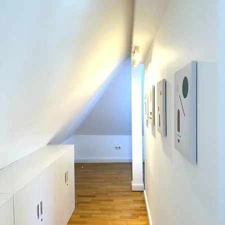 Bella - Business&family Ap 16, 100m Vom Konzerteingang Schloss, Parkplatz, Smarttv, Netflix, Waschmaschine, 24h Checkin, 46qm Apartmán Ludwigsburg