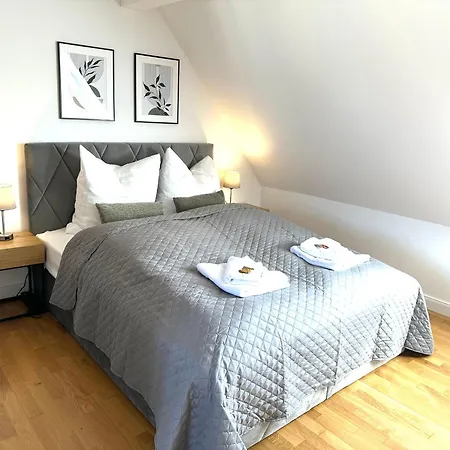 Bella Casa - Business&family, 100m Vom Konzerteingang Schloß, Parkplatz, Smarttv, Netflix, Waschmaschine, 24h Checkin, 46qm, Ap 16