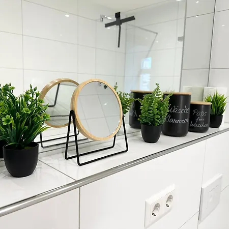 Apartment Bella Casa - Business&family, 100m Vom Konzerteingang Schloß, Parkplatz, Smarttv, Netflix, Waschmaschine, 24h Checkin, 46qm, Ap 16 Ludwigsburg